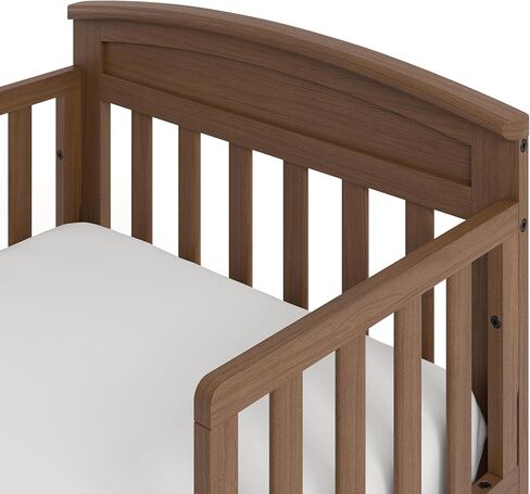 سرير Graco Benton للأطفال الصغار (بندقي) - معتمد من GREENGUARD Gold، معتمد من تحالف سلامة الأطفال، مع حواجز أمان للأطفال الصغار، يناسب مرتبة سرير الأطفال القياسية، سهل التجميع، سرير انتقالي للأطفال in Kuwait