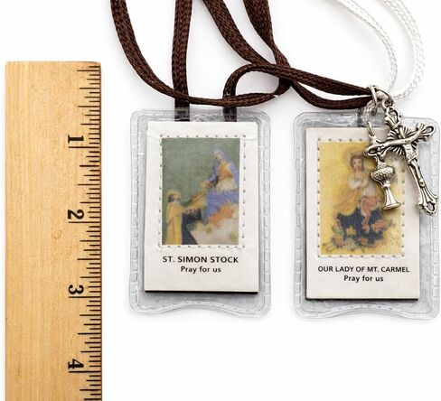 مجموعة Westmon Works First Communion Scapular Set لملحقاتها البيضاء المغلفة مع بطاقة الصلاة المقدسة المصنوعة في الولايات المتحدة الأمريكية in Kuwait