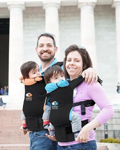 TwinGo Baby Carrier Lite Model - حاملات مزدوجة قابلة للتعديل لطفلين للحمل الأمامي والخلفي - حزام خصر من 26 إلى 55 بوصة، يدعم 9.9 إلى 45 رطل - يتضمن أغطية نوم وحزام مقعد - أسود كلاسيكي in Kuwait