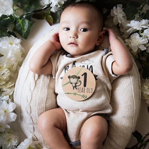 7 قطع من بطاقات المعالم الشهرية للأطفال My First Holiday Milestone Baby إعلان علامة الاحتفال لوحة Hello World Sign صور بطاقات مثالية كهدية لحديثي الولادة تذكار لمستلزمات هدايا استحمام الأطفال in Kuwait
