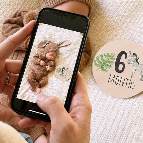 7 قطع من بطاقات المعالم الشهرية للأطفال My First Holiday Milestone Baby إعلان علامة الاحتفال لوحة Hello World Sign صور بطاقات مثالية كهدية لحديثي الولادة تذكار لمستلزمات هدايا استحمام الأطفال in Kuwait