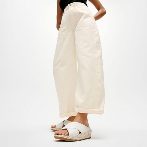 حذاء FitFlop النسائي من الجلد المنسوج من الجلد LULU Lux - صنادل سهلة الارتداء مع بطانة ودعم للقوس ونعل خارجي للإمساك in Kuwait