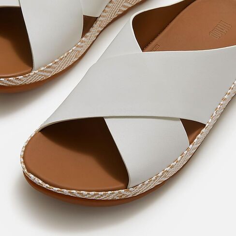 حذاء FitFlop النسائي من الجلد المنسوج من الجلد LULU Lux - صنادل سهلة الارتداء مع بطانة ودعم للقوس ونعل خارجي للإمساك in Kuwait