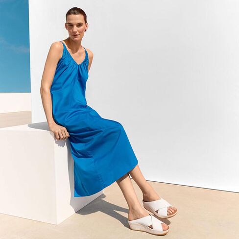 حذاء FitFlop النسائي من الجلد المنسوج من الجلد LULU Lux - صنادل سهلة الارتداء مع بطانة ودعم للقوس ونعل خارجي للإمساك in Kuwait