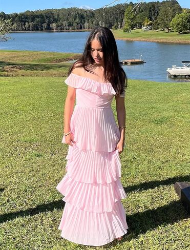 Women's Tiered Ruffle Chiffon Bridesmaid Dresses Off the Shoulder Layered Ruched Long Prom Dress in Saudi Arabia