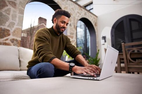كمبيوتر محمول HP EliteBook 830 G8، كمبيوتر محمول بشاشة لمس 13.3 بوصة FHD، الجيل الحادي عشر Intel Core i7-1185G7، ذاكرة تخزين مؤقت 12 ميجا، 3.0 جيجا هرتز حتى 4.8 جيجا هرتز، ذاكرة الوصول العشوائي 32 جيجا، محرك أقراص الحالة الصلبة 512 جيجا، Windows 11 Pro 64 in Kuwait