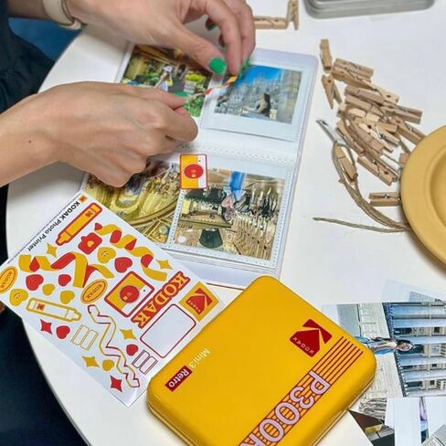 طابعة صور محمولة KODAK Mini 3 Retro مقاس 3x3 بوصة، 98 ورقة، طابعة بلوتوث للهواتف الذكية لهواتف iPhone وAndroid، مطبوعات ملونة فورية، صبغ التسامي 4PASS، أبيض in Kuwait