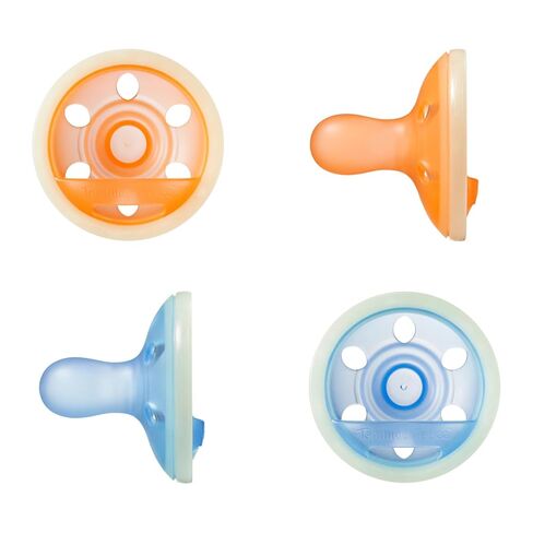 Tommee Tippee Breast-Like Night Newborn Pacifier, 0-6 Months, Breast-Like Baglet, BPA-Free Binkies, Glow in The Dark Technology, Orange/Blue, Pack of 4 in Kuwait