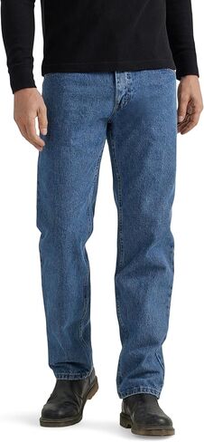 بنطلون جينز رجالي كلاسيكي مريح بخمسة جيوب من Wrangler Authentics in Kuwait