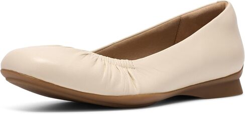 حذاء باليه مسطح للسيدات من Clarks Jazmynn Lo in Kuwait