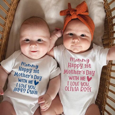 Mommys First Mothers Day Onesie، Happy 1st Mother's Day Onesie With Me، Baby Boy أو Girl Outfit، هدايا شخصية للأم، هدية للأم الجديدة. in Kuwait