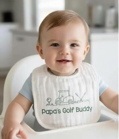 مريلة الأطفال من Papa's Golf، مريلة من الموسلين بطابع الجولف مع إغلاق سريع قابل للتعديل، باللون الأبيض الفاتح، مقاس 8x8 بوصة، مطرزة يدويًا in Kuwait