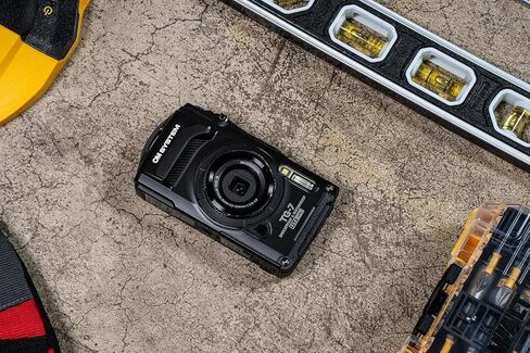 كاميرا رقمية تحت الماء من Olympus OM System Tough TG-7 (أسود) مستشعر BSI CMOS بدقة 12 ميجابكسل، مقاوم للماء، مقاوم للصدمات، مقاوم للتجميد، فيديو 4K، نظام تحديد المواقع العالمي، نظام استشعار ميداني، كاميرا مدمجة مع حقيبة وبطاقة 64 جيجابايت in Kuwait