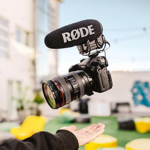 ميكروفون Rode VideoMic Pro + مثبت على الكاميرا مع كابل توصيل ملفوف SC7 in Kuwait