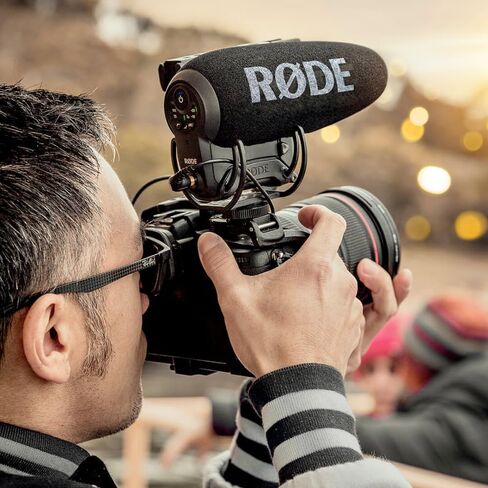 ميكروفون Rode VideoMic Pro + مثبت على الكاميرا مع كابل توصيل ملفوف SC7 in Kuwait