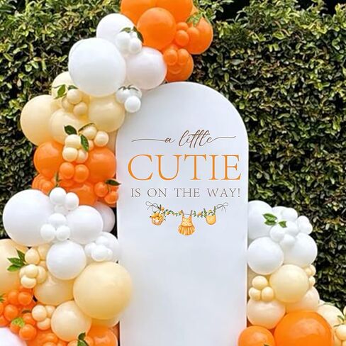 ملصق حائط A Little Cutie is On The Way - ملصقات ديكورات حفلات استقبال المولود الجديد، ملصقات حائط لمستلزمات الحفلات التي تكشف عن الجنس، ديكور حائط بخلفية قوس البالون، ملصق لافتة فطيرة لطيفة in Kuwait
