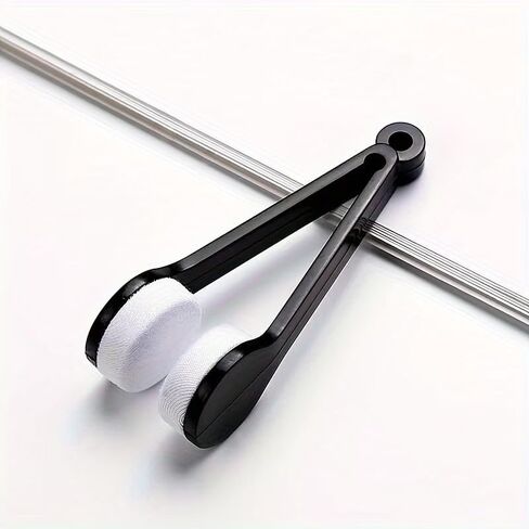 3pcs Multifunctional Portable Glasses Cleaning Brush Does Not Leave Traces Ideal for Christmas in Kuwait