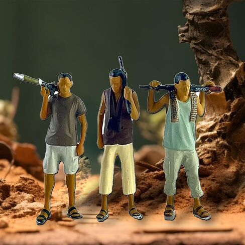 1/64 Scale Miniature Figures for Diorama Scene and Decoration, 2Pcs in Saudi Arabia