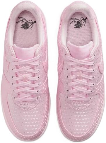 حذاء Air Force 1 Low SE Valentine Day Locket للسيدات لايف ستايل (إسفنج وردي/إسفنج وردي/أسود) in Kuwait