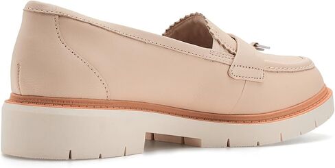 حذاء Westlynn Bella Loafer النسائي من مجموعة Clarks - جلد كريمي - 10 W US in Kuwait