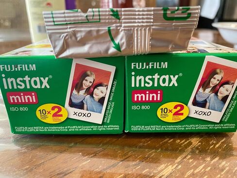 Fujifilm 16437396 Instax Mini Instant Daylight Film حزمة مزدوجة 20 تعريض Iso 8 TEJ in Kuwait