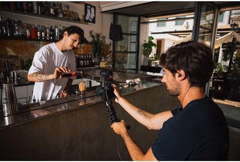 مجموعة JOBY Real Time Vlogger، ومدونات الفيديو لكاميرا GorillaPod (حامل ثلاثي مرن 3K، وميكروفون Wavo Plus الموجود على الكاميرا، وكابلات TRR)، ومجموعة Vlog-Kit، ومستخدم YouTube، ونظام إنشاء المحتوى ذي الخبرة in Kuwait