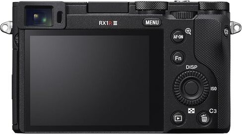 كاميرا Sony RX1R III مدمجة ممتازة ذات إطار كامل ومُحسَّنة بمستشعر CMOS بدقة 61 ميجابكسل وعدسة ZEISS® Sonnar T* مقاس 35 مم ببعد بؤري F2 ومعالج BIONZ XR™‎ والتعرف على الهدف القائم على الذكاء الاصطناعي (حزمة القيمة) in Kuwait