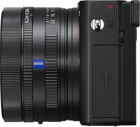 كاميرا Sony RX1R III مدمجة ممتازة ذات إطار كامل ومُحسَّنة بمستشعر CMOS بدقة 61 ميجابكسل وعدسة ZEISS® Sonnar T* مقاس 35 مم ببعد بؤري F2 ومعالج BIONZ XR™‎ والتعرف على الهدف القائم على الذكاء الاصطناعي (حزمة القيمة) in Kuwait