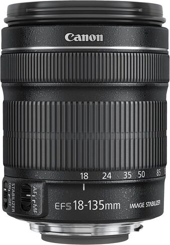 Canon EF-S 18-135mm f/3.5-5.6 هي عدسة STM في صندوق أبيض، مع ضمان Canon USA لمدة عام in Kuwait