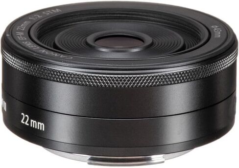 مجموعة عدسات Canon EF-M 22mm f/2 STM | برايم صغير الحجم ذو زاوية واسعة مع فتحة f/2 سريعة، وتركيز تلقائي سلس STM وتصميم فطيرة خفيف الوزن | لصور السفر والشوارع (5985B002) + مجموعة الفلاتر + المزيد in Kuwait