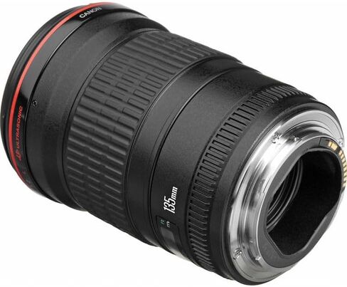 مجموعة عدسات Canon EF 135mm f/2L USM | عدسة مقربة احترافية من سلسلة L-Series مزودة بفتحة سريعة f/2 وتركيز تلقائي USM من النوع الدائري وبصريات فائقة | للصور الشخصية والرياضة (2520A004) + طقم الفلتر + المزيد in Kuwait