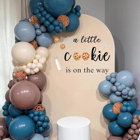 ملصق حائط A Little Cookie is on The Way - ملصقات لتزيين حفلات استقبال الأطفال على شكل كوكي، ملصق لمستلزمات الحفلات يكشف عن الجنس، ملصق على شكل قوس الحليب والكوكيز لتزيين الحائط بخلفية قوس البالون (بني) in Kuwait
