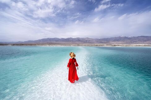عدسة Venus Laowa 14mm f4 FF RL Zero-D ذات زاوية واسعة وتركيز يدوي بإطار كامل لكاميرا Sony E Mount in Kuwait