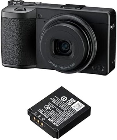 مجموعة من RICOH GR IV أحادية اللون من كانيرا الرقمية المدمجة ذات اللون الأحادي + بطارية Ricoh القابلة لإعادة الشحن DB-120 in Kuwait