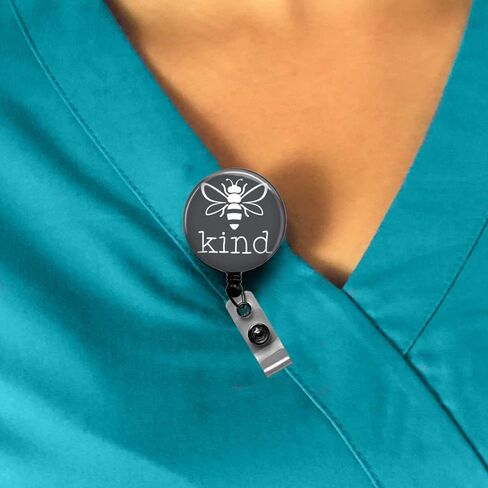 بكرة شارة Be KIND، بكرة شارة مدرس Bee Kind، بكرة شارة الهوية الطبية، مشبك شارة الممرضة، حامل شارة اسم RN، حامل شارة اسم Be Kind in Saudi Arabia
