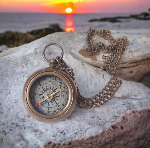 Brass Working Compass Necklace, Antique with Beautiful Star Dial, for Girl, Boy, Men, Women, Son, Daughter, Friend, Cousin, Dad, Mom, Loved Once. Husband, Boyfriend, Girlfriend, Her/Him Compass in Kuwait