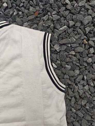 Men's Striped Cable Knit Sweater Vest V Neck Sleeveless Casual School Sweater Tops in Saudi Arabia
