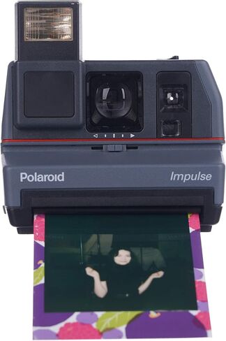كاميرا بولارويد إمبالس بورتريه الفورية – سلسلة Vintage 600 | فلاش مدمج وعدسة صورة مقربة | يستخدم فيلم Polaroid 600 (متجدد) in Kuwait