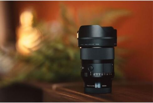 مجموعة عدسات Sigma 35mm f/1.4 DG II Art المتوافقة مع حامل L (إطار كامل) مع فلتر للأشعة فوق البنفسجية + حافظة غطاء العدسة + مجموعة تنظيف + قطعة قماش (5 قطع) in Kuwait
