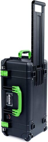 علبة Pelican Black & Lime Green 1556 مع عجلات. تأتي فارغة. in Kuwait
