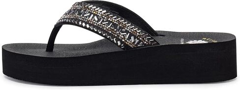 صندل نسائي من Yellow Box Bryce Flatform، مقدمة دائرية، كعب 1.75 بوصة، منصة 1.25 بوصة، قلاب مريح in Kuwait