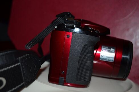 كاميرا Nikon COOLPIX P500 12.1 CMOS الرقمية مع عدسة تكبير بصري واسعة الزاوية 36x NIKKOR وفيديو عالي الدقة 1080 بكسل (أحمر) (متجدد) in Kuwait