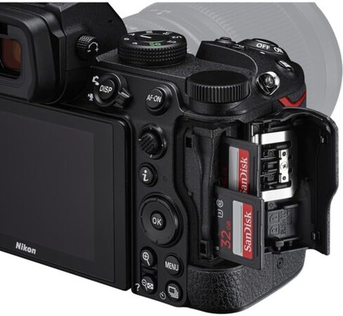 كاميرا Nikon Z5 II بدون مرآة مع مجموعة عدسات مقاس 24-105 مم f/4-7.1 وبطاقة UHS-II SDXC سعة 128 جيجابايت + فلتر للأشعة فوق البنفسجية + قارئ بطاقات + واقي شاشة + طقم تنظيف + حقيبة كاميرا + قطعة قماش (10 عناصر) in Kuwait