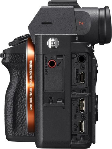 كاميرا Sony a7 III بدون مرآة مع عدسة FE مقاس 28-70 مم f/3.5-5.6 OSS + مقبض التصوير اللاسلكي Sony GP-VPT3 + SanDisk Extreme Pro سعة 128 جيجابايت + حقيبة حمل الكاميرا + المزيد (حزمة مكونة من 18 قطعة) in Kuwait