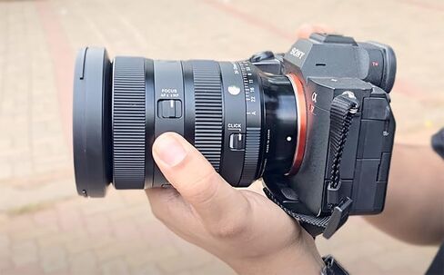 عدسة سيجما الفنية 24-70 ملم f/2.8 DG DN II لهاتف Sony E مع مجموعة ملحقات PixiBytes Pro... in Kuwait