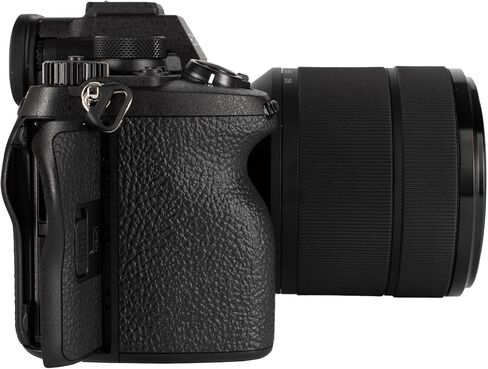 كاميرا Sony a7 IV بدون مرآة مع مجموعة عدسات II مقاس 28-70 مم + بطاقة ذاكرة سعة 64 جيجابايت + حقيبة كاميرا + قارئ بطاقات + حامل ثلاثي + حزام يد + محفظة + مجموعة تنظيف + المزيد in Kuwait