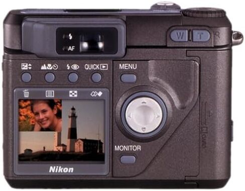 كاميرا نيكون Coolpix 880 الرقمية بدقة 3.2 ميجابكسل مع تكبير بصري 2.5x (متجددة) in Kuwait