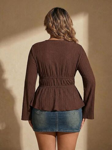 بلوزات نسائية بمقاس كبير وربطة أمامية من Peplum، بلوزات كلاسيكية بأكمام طويلة ورقبة على شكل حرف V عميقة، ملابس للخروج in Saudi Arabia