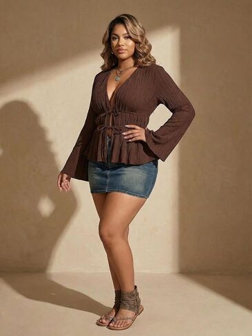 بلوزات نسائية بمقاس كبير وربطة أمامية من Peplum، بلوزات كلاسيكية بأكمام طويلة ورقبة على شكل حرف V عميقة، ملابس للخروج in Saudi Arabia