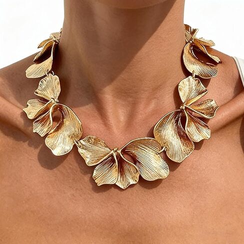 Chunky Flower Statement Necklace for Women Large Gold Floral Choker Necklaces Irregular Geometric Petal Necklace Trendy Party Jewelry Accessories in Saudi Arabia